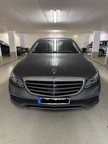 Mercedes-Benz E-Klasse W213 220D  Top aus...