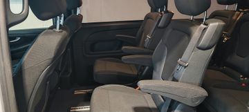 Mercedes V 220 - 5