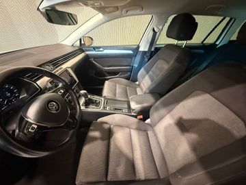 Volkswagen Passat Variant - 11