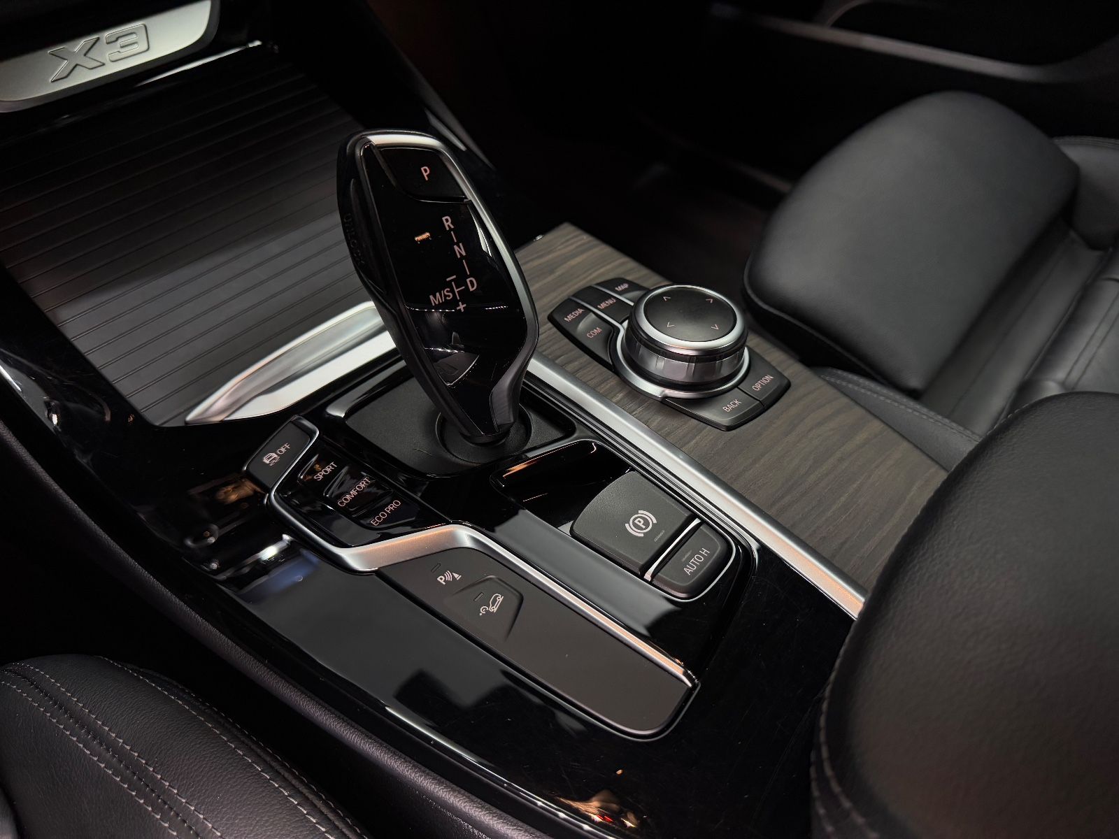 Fahrzeugabbildung BMW X3 xDrive 20d|LEDER|NAVI|M-SPORT 19 ZOLL|AHK