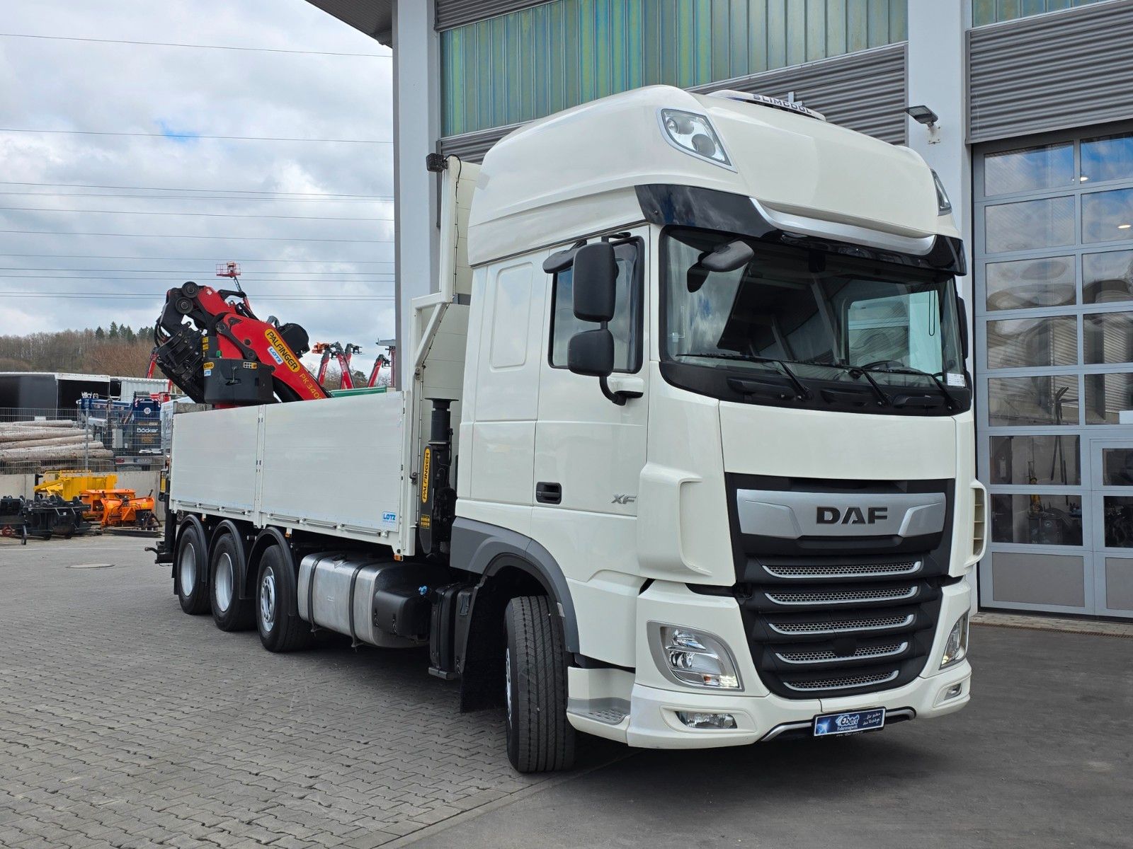 Fahrzeugabbildung DAF XF 530 8x2 Palfinger PK 34002 SH+JIB+Winde Funk