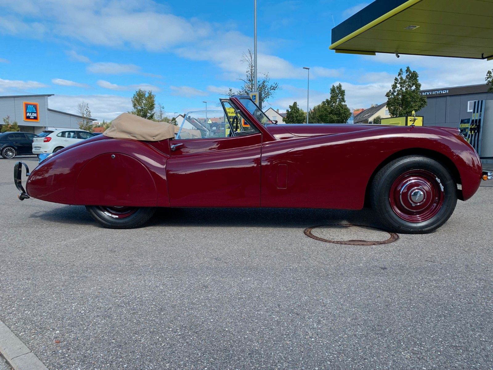 Fahrzeugabbildung Jaguar XK 120 DHC