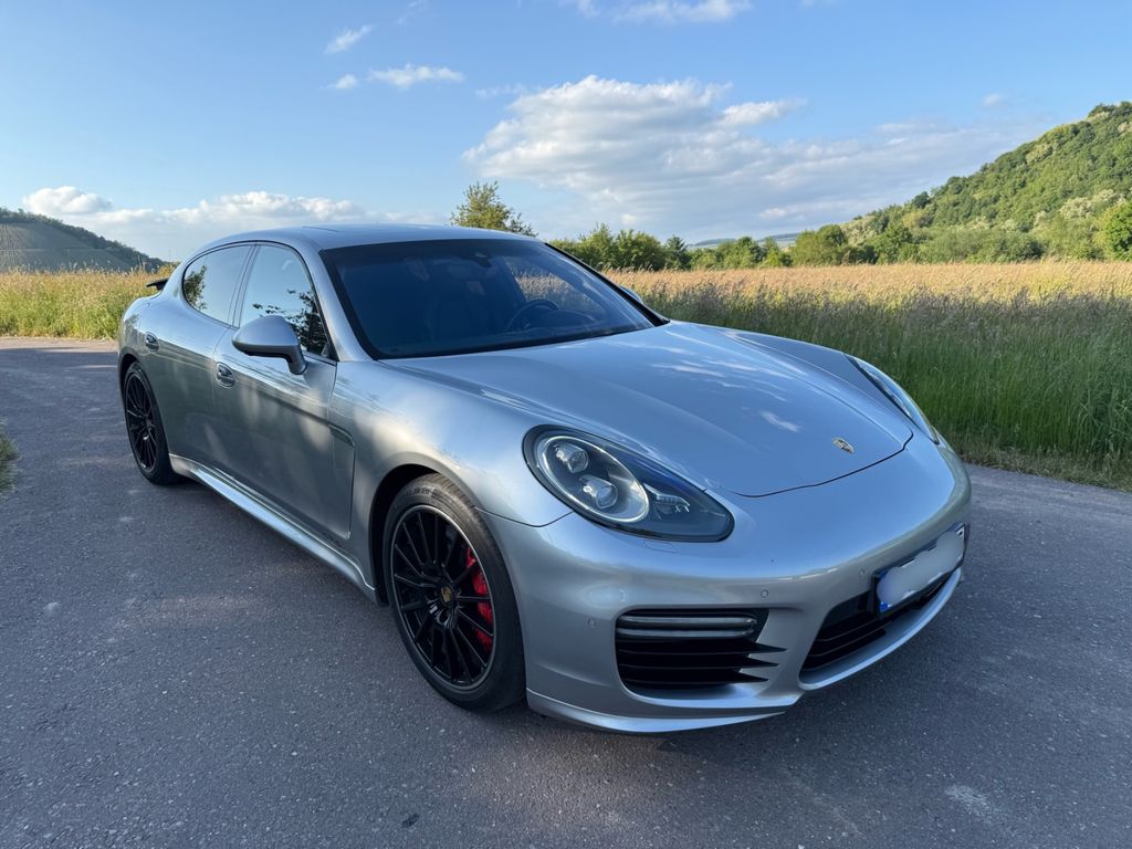 Image of Porsche Panamera