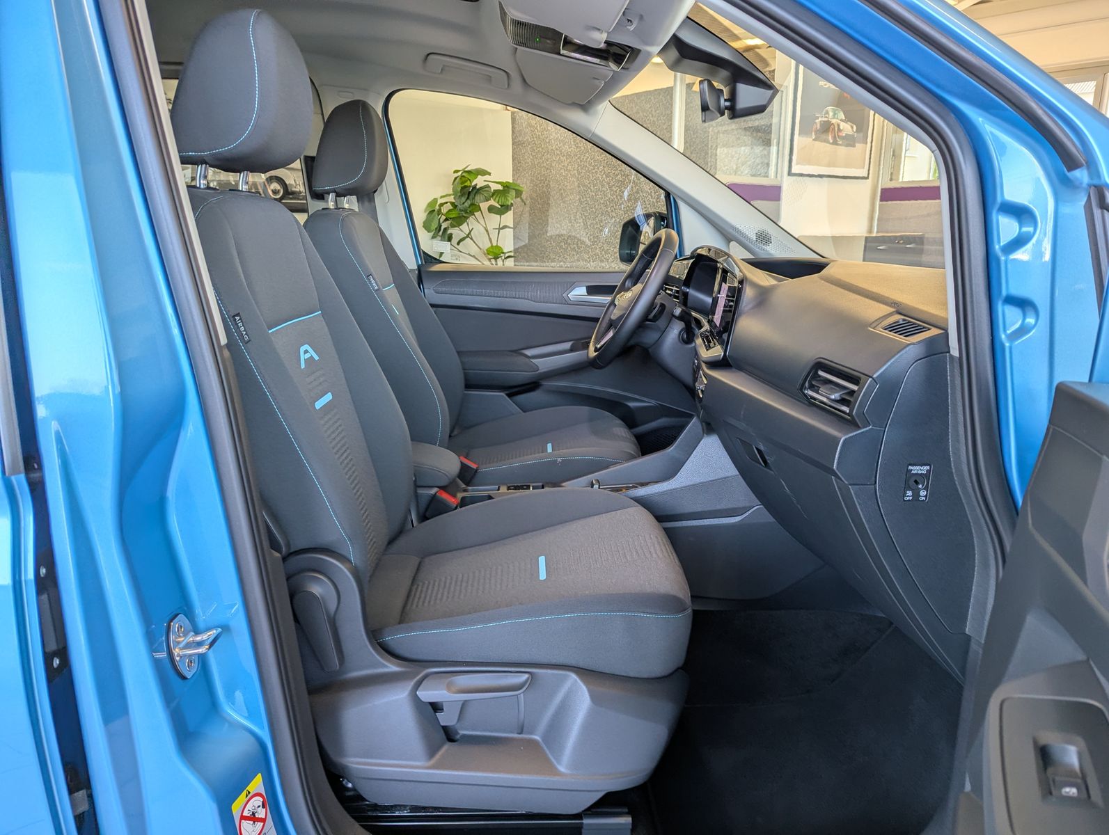 FORD Tourneo Connect L2 Active 7-Sitz Bi-LED Pano AHK - Image 18