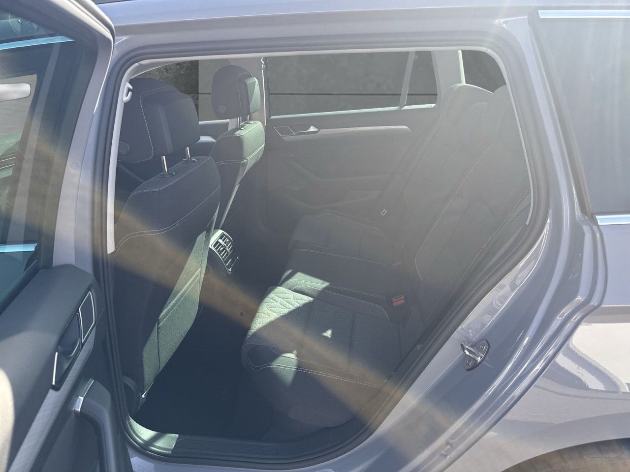 Volkswagen Passat Variant - Bild 10