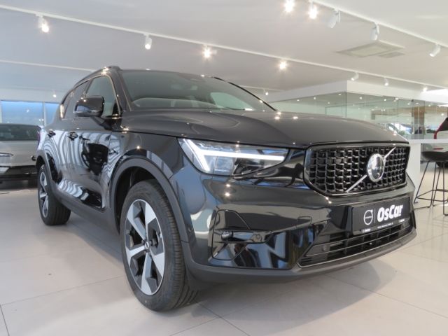 Volvo XC40 B3 Plus Dark AHK Business-P. 19Zoll Frontsc