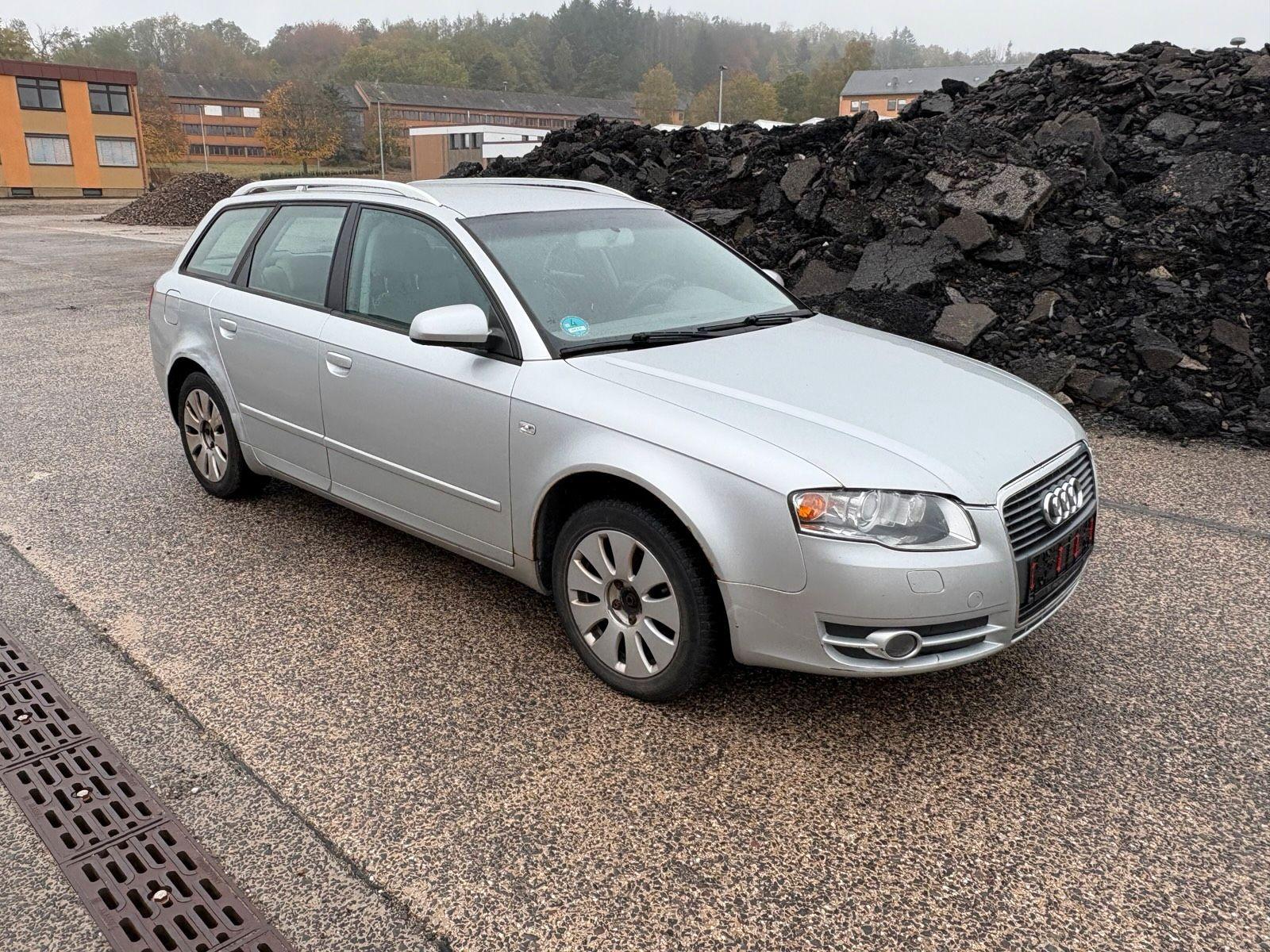 Audi A4 2006 — rear view