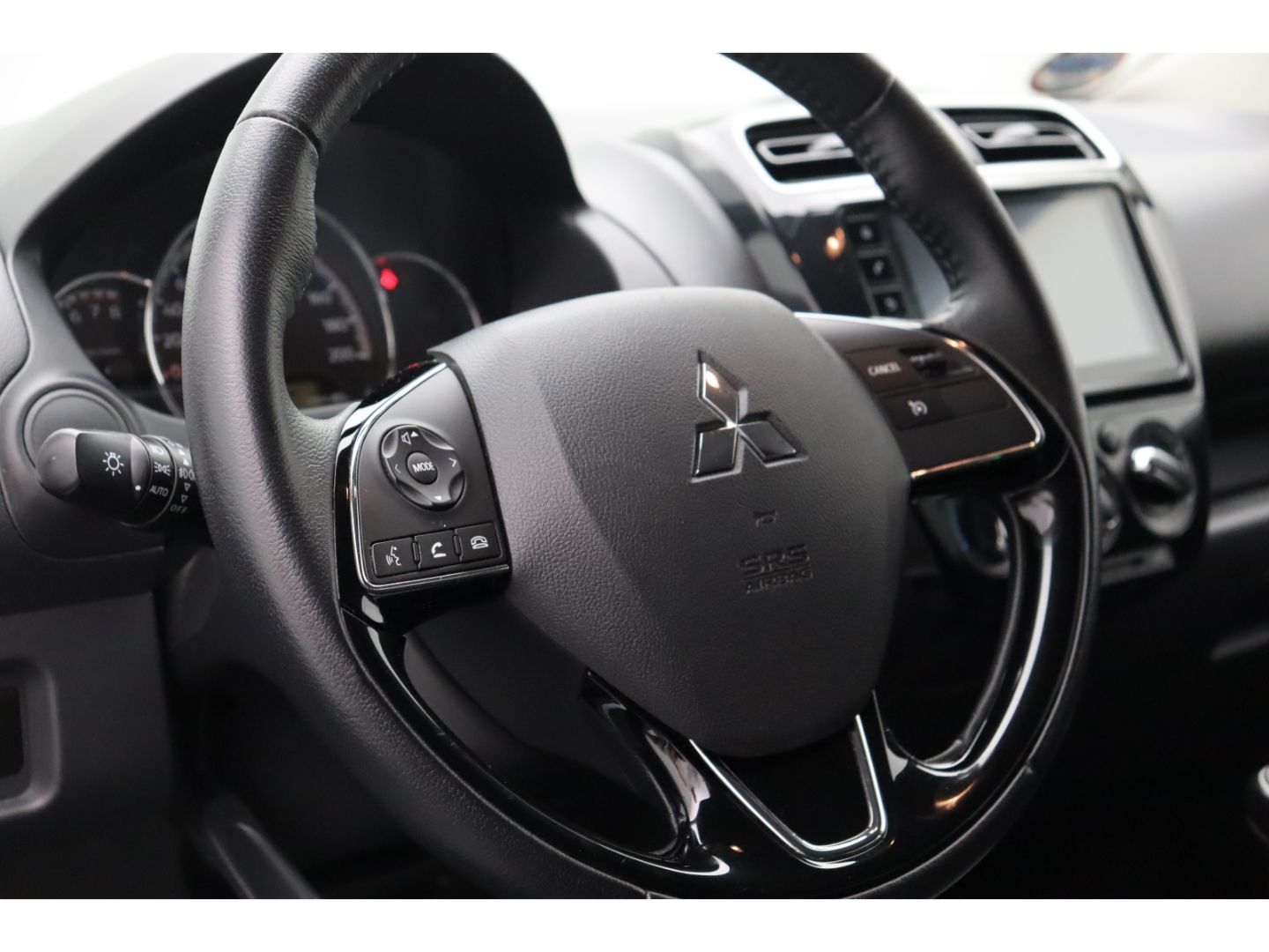 Fahrzeugabbildung Mitsubishi Space Star Select+ Garantie Klima Temp AppleCP