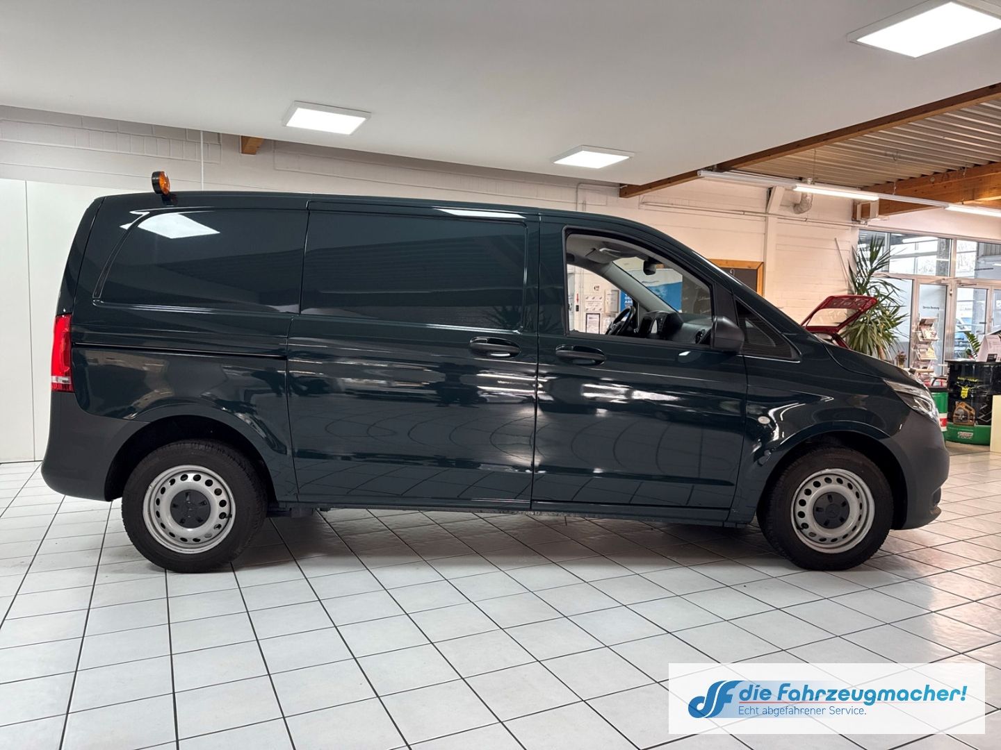 Fahrzeugabbildung Mercedes-Benz Vito Kasten 114 CDI FWD kompakt LED Blendfreies