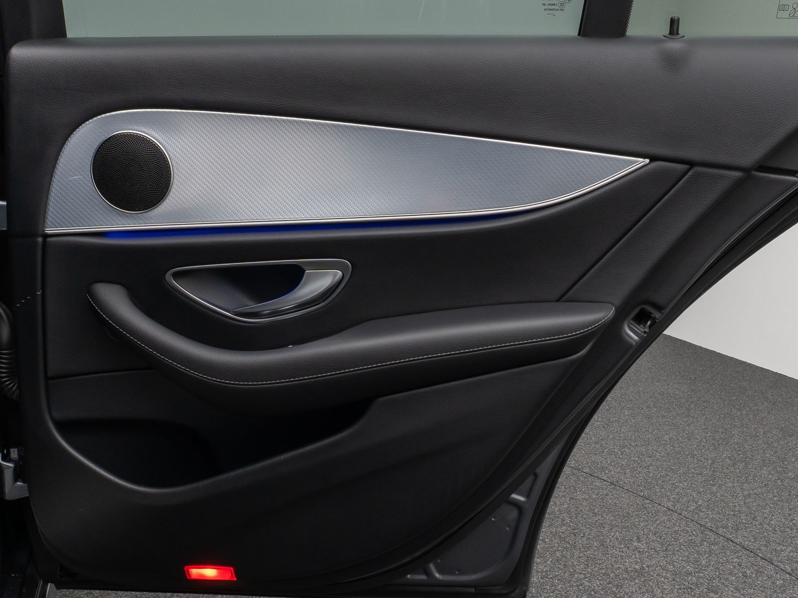 Fahrzeugabbildung Mercedes-Benz E 300 de Avantgarde Kamera AHK LED Standhzg AHK