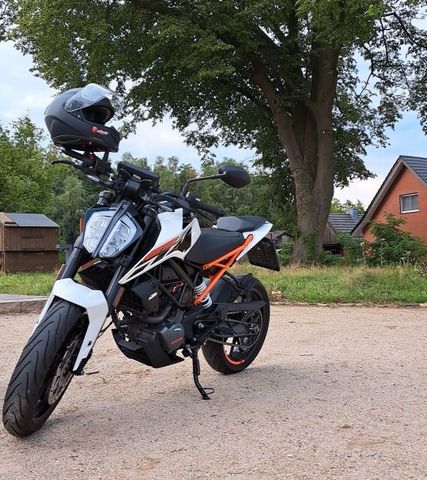 KTM Duke 125