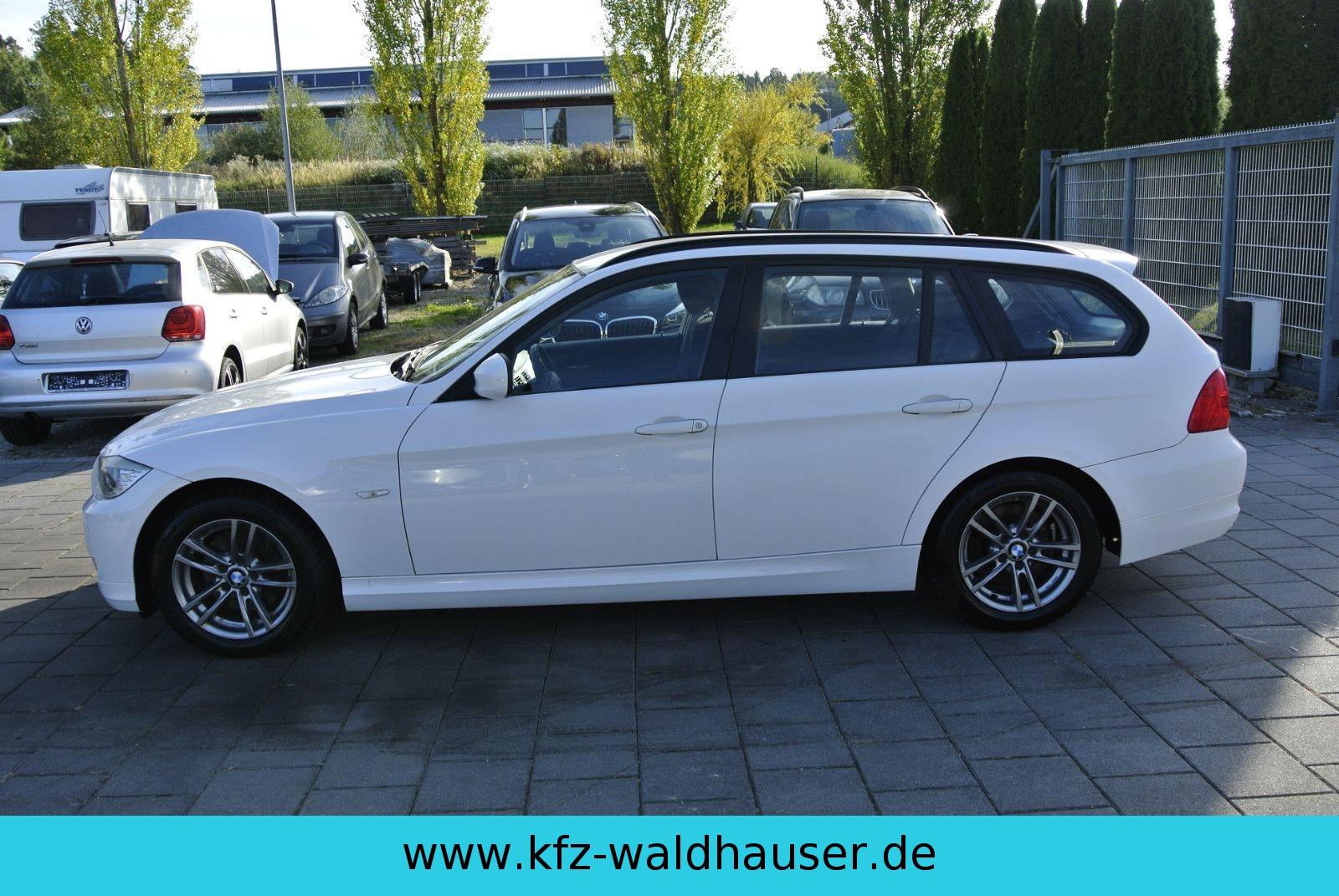 BMW 318 2010 — photo 12