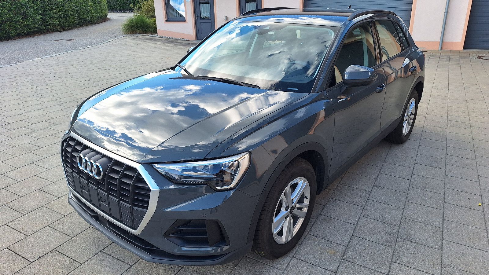 Audi Q3 - 1