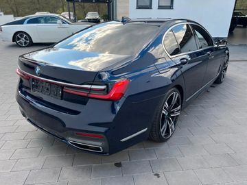 BMW 730 - 7