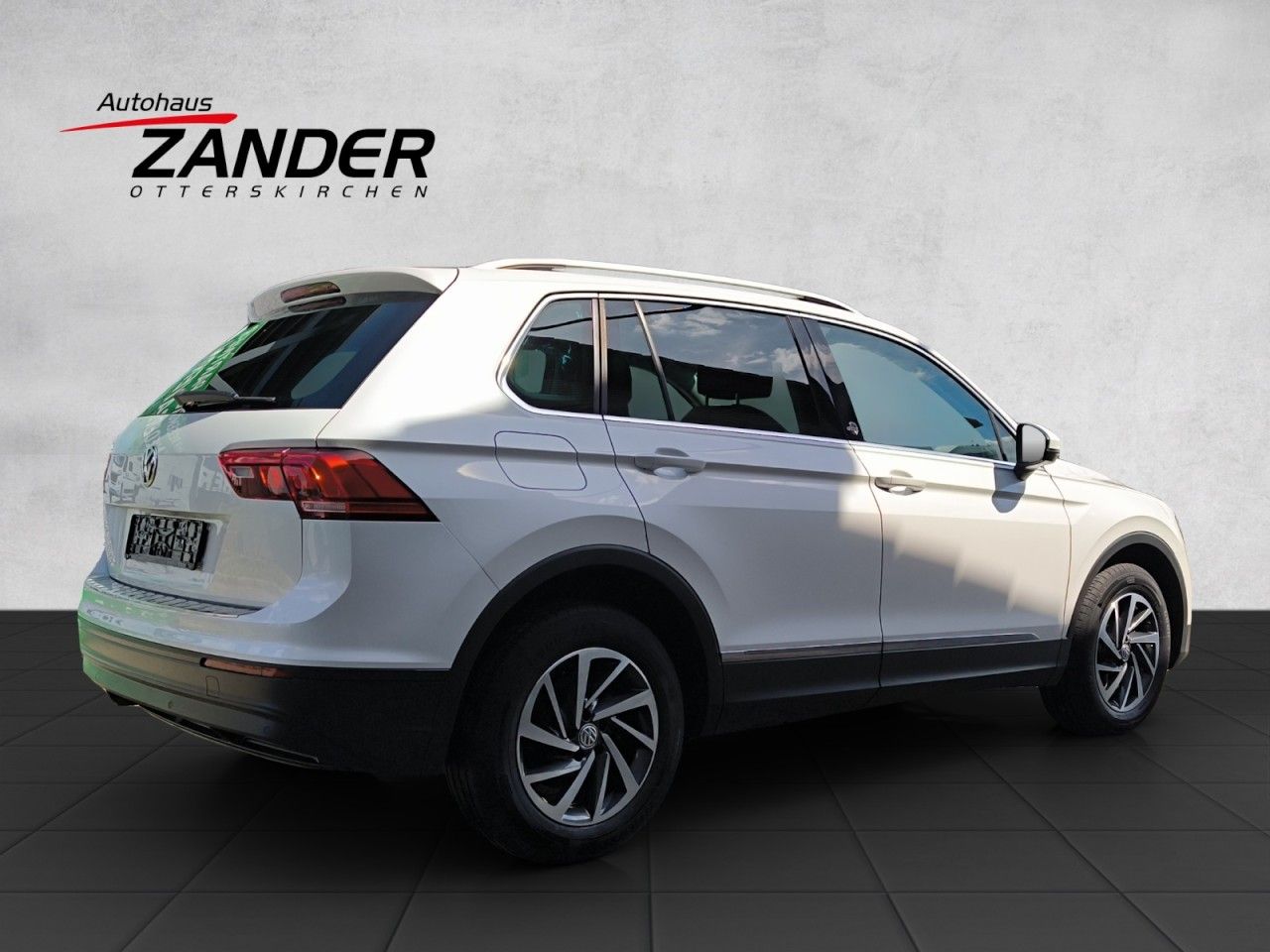 VW Tiguan Sound 4Motion AHK Navi - Bild 7