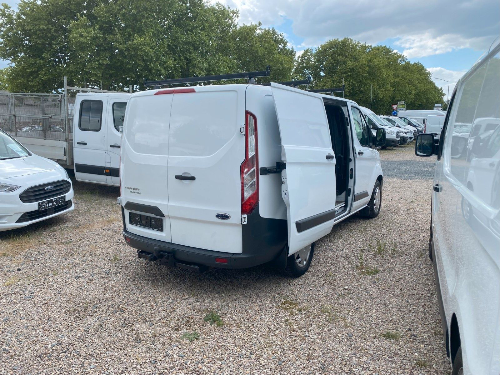 Fahrzeugabbildung Ford TransitCustomKasten270 L1 TrendAHKRegale,61563Km