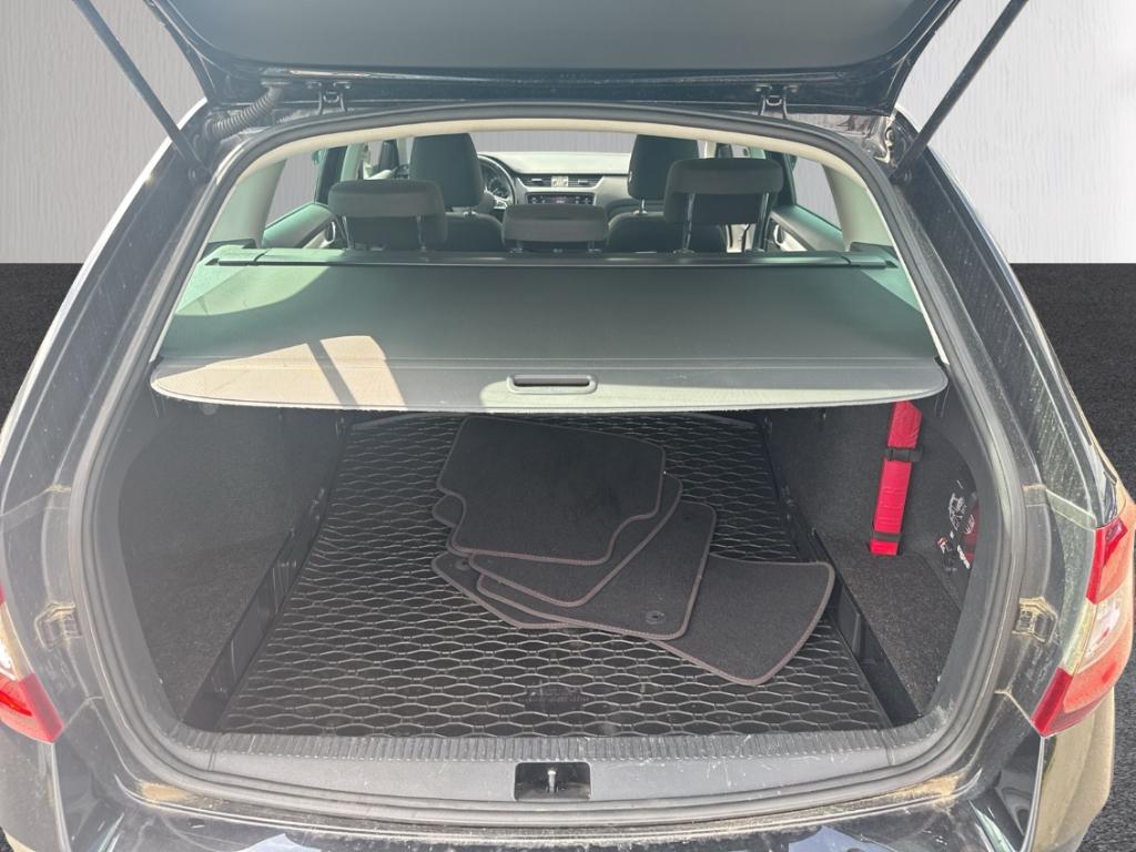 Skoda Octavia Combi III 2.0 TDI DSG AHK ACC LED SHZ Na