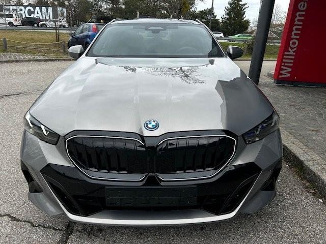 BMW 530e xDrive Touring/Pano/Bower/Assist/*UVP 93k