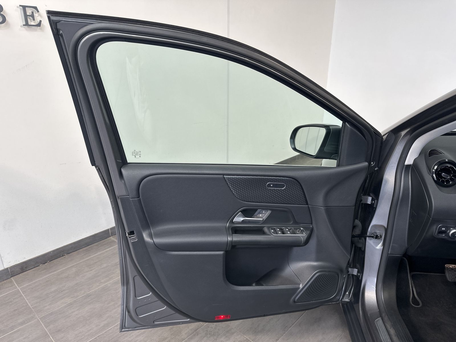 Fahrzeugabbildung Mercedes-Benz B 220d NAV+LEDER+KEYLESS+KAM+WIDESCREEN