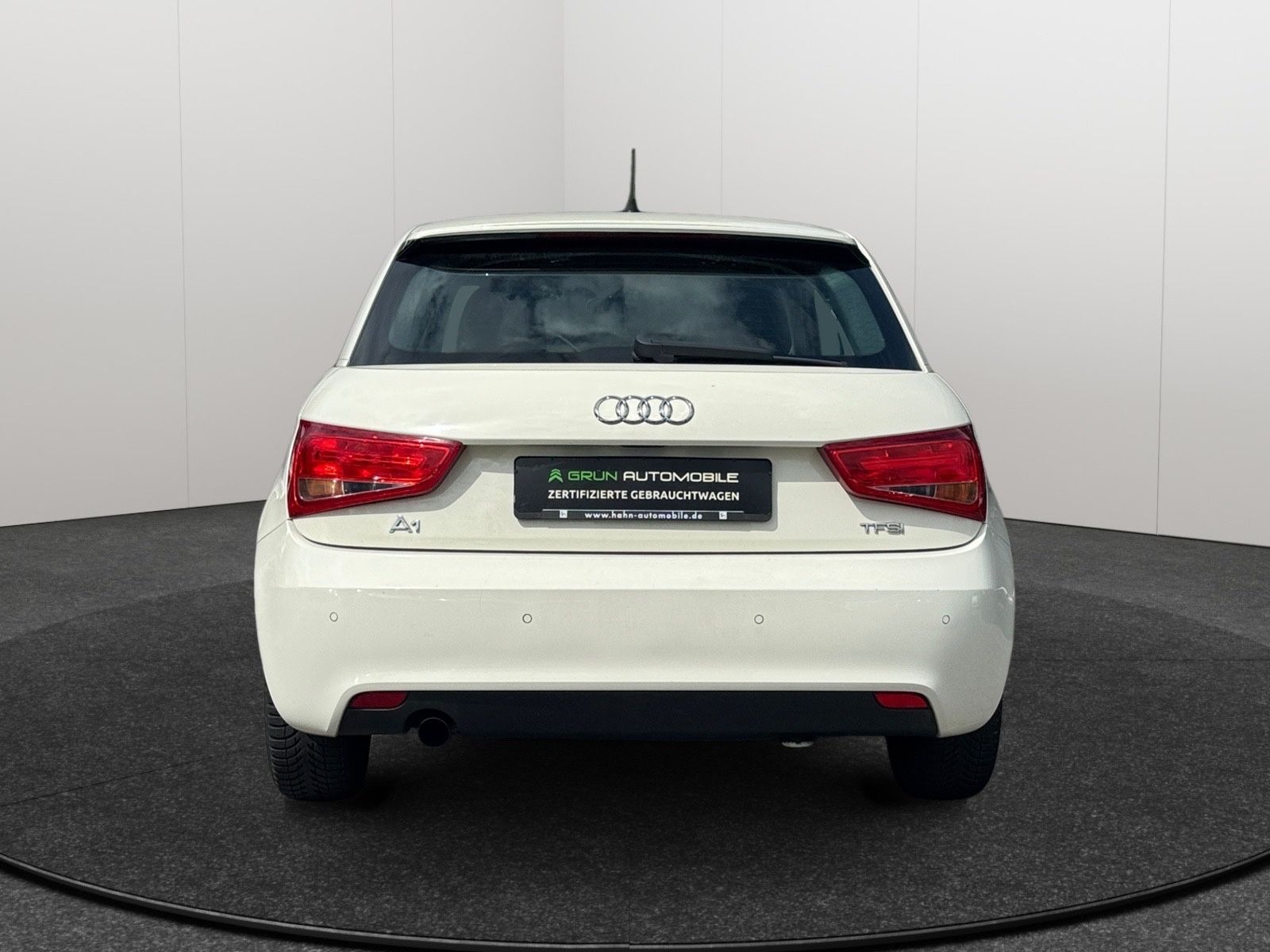 Fahrzeugabbildung Audi A1 attraction*SZH*Klima*PDC*8Fach*Garantie