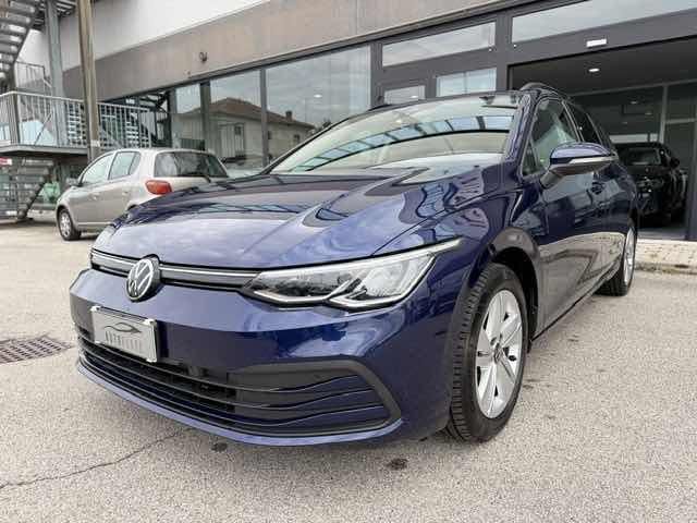 Volkswagen Golf - 1