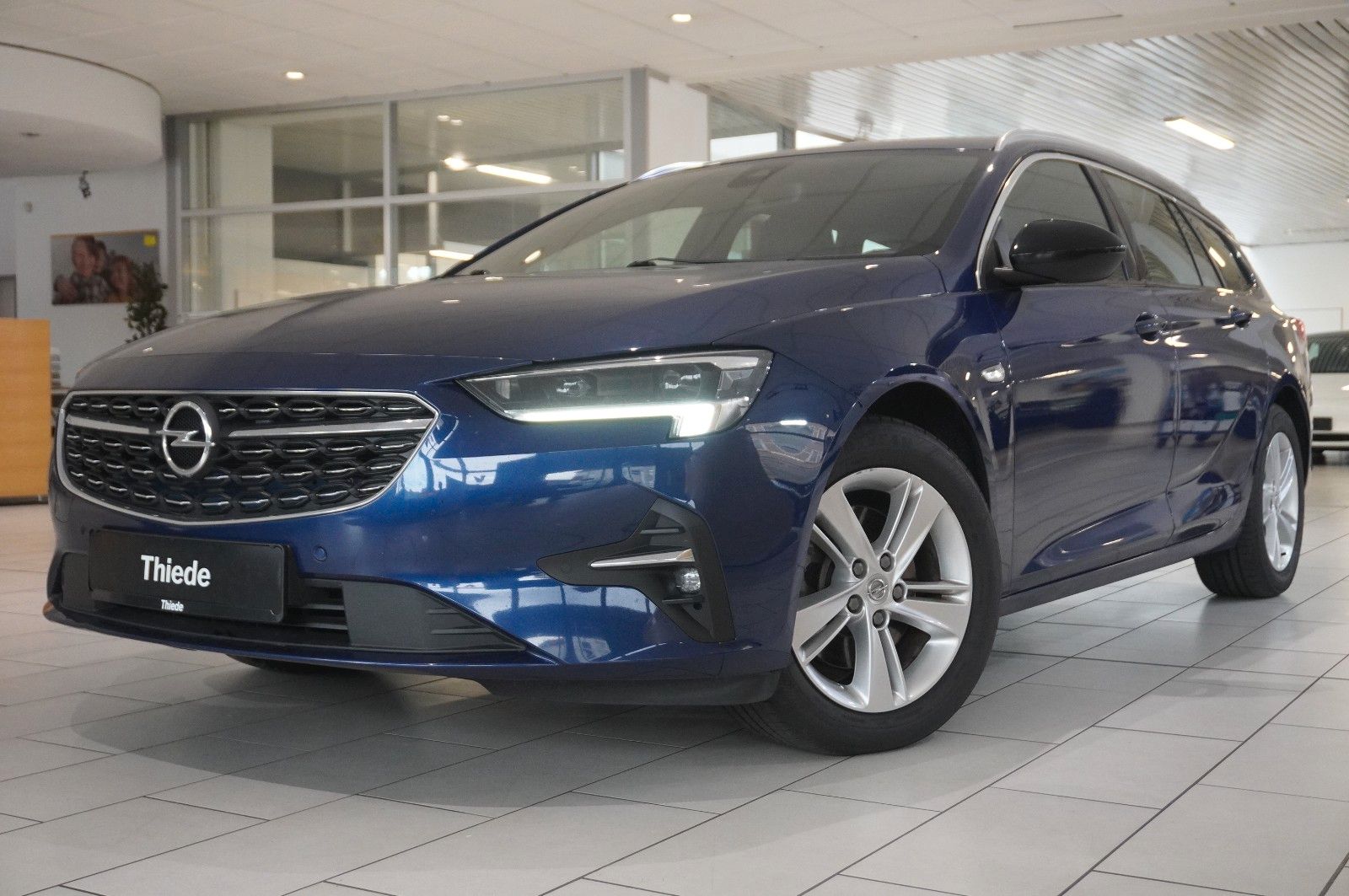 Fahrzeugabbildung Opel Insignia B ST 2.0D ELEGANCE NAVI/LED/VIRTU./AHK