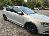 Volkswagen VW Jetta Diesel 2.0 - Volkswagen Jetta aus 2011 mit Diesel-Antrieb
