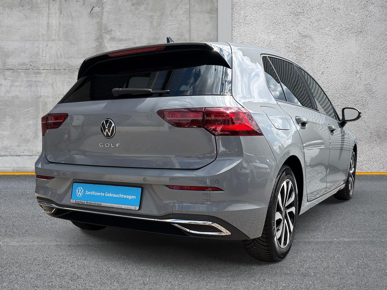 Volkswagen Golf VIII 2.0 TDI DSG Active MATRIX PANO HuD AHK