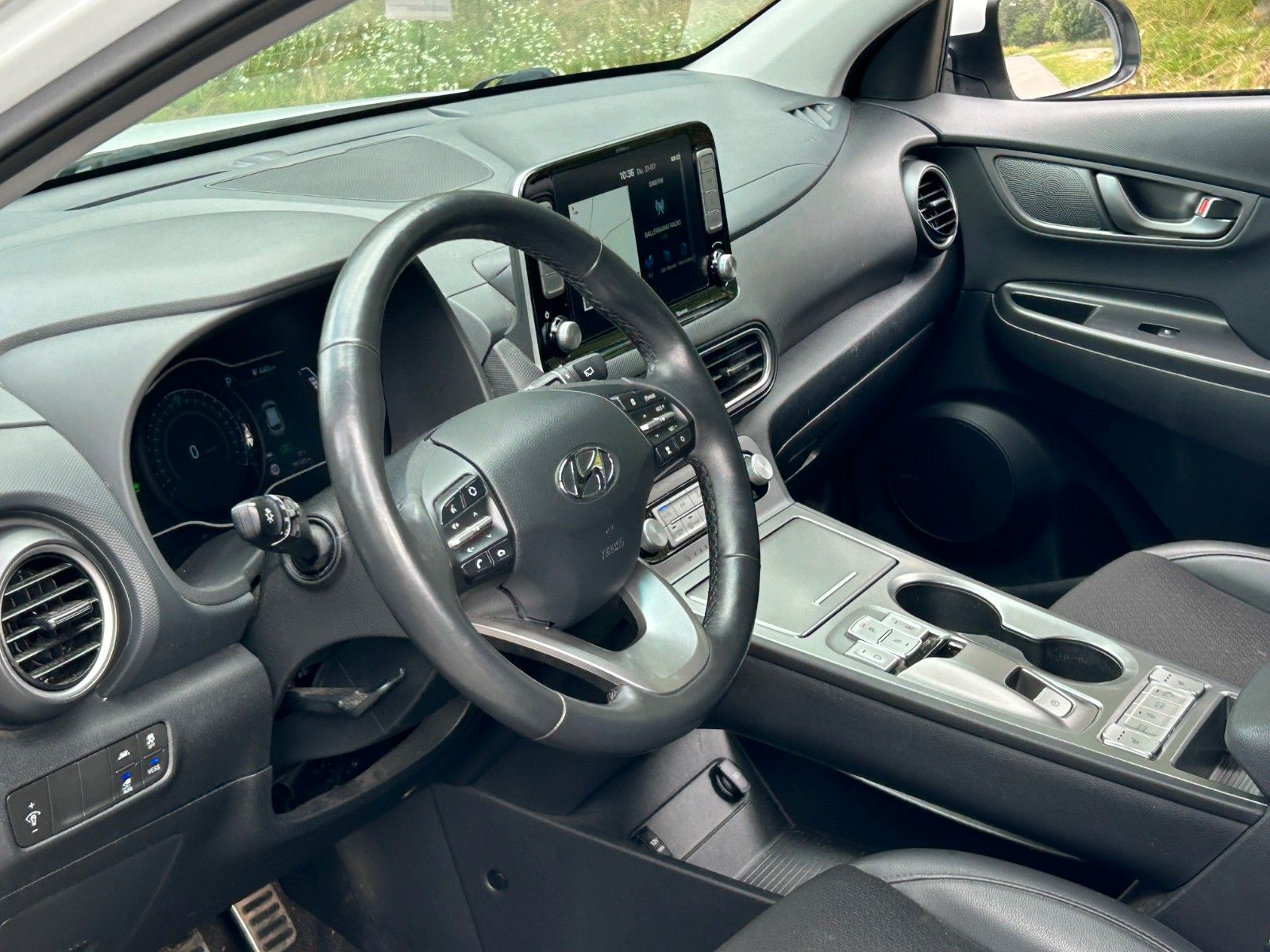 Fahrzeugabbildung Hyundai KONA EV Style 150 kW *RW449KM*SHZ*LED*RFKamera*