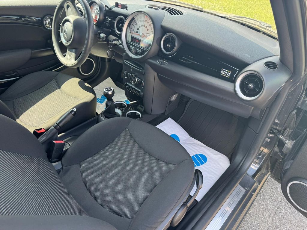 MINI COOPER 13