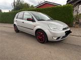 Ford Fiesta 1.4 16V Ghia Auto Ghia - Ford Fiesta aus 2004: 1.4