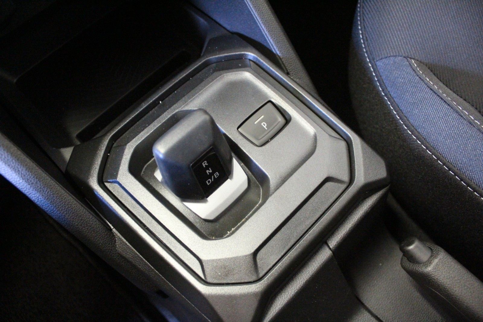 Fahrzeugabbildung Dacia Duster Hybrid 155 Expression *Winterpaket* MY26