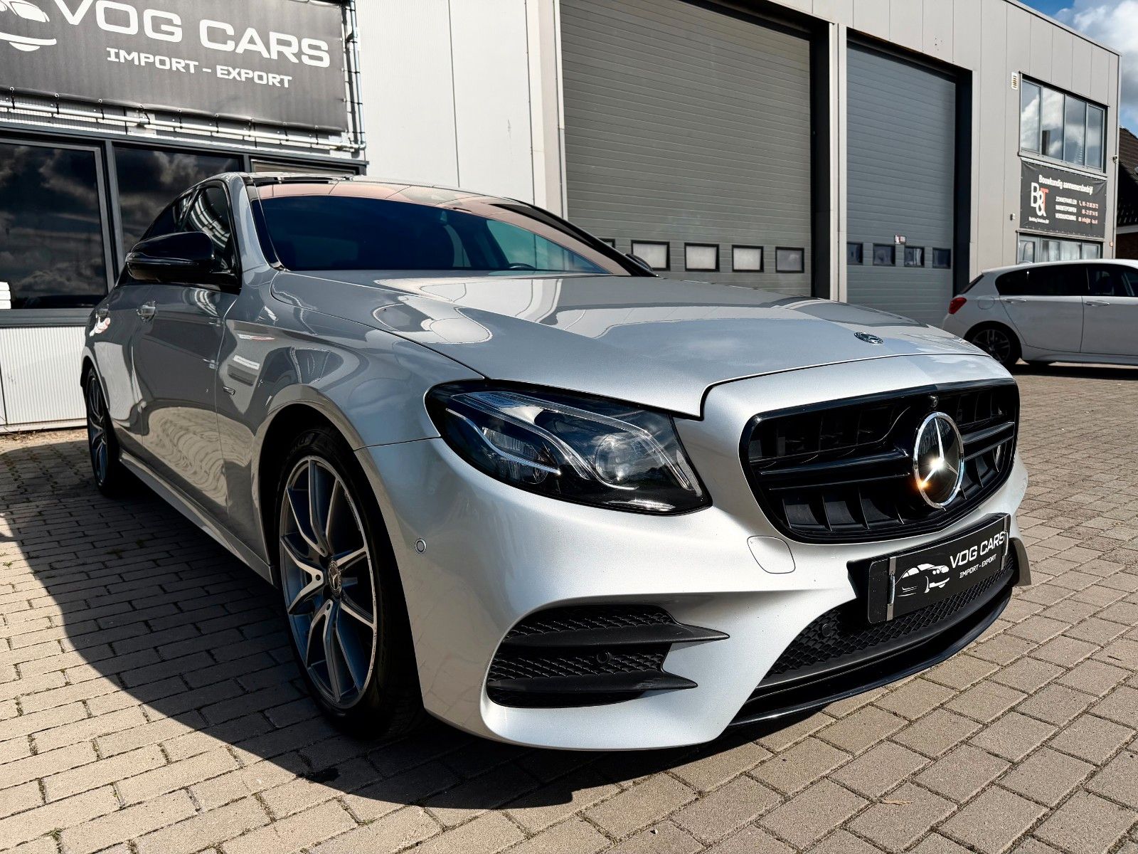 Mercedes-Benz E 200 Limousine AMG VOLL* imagem 3