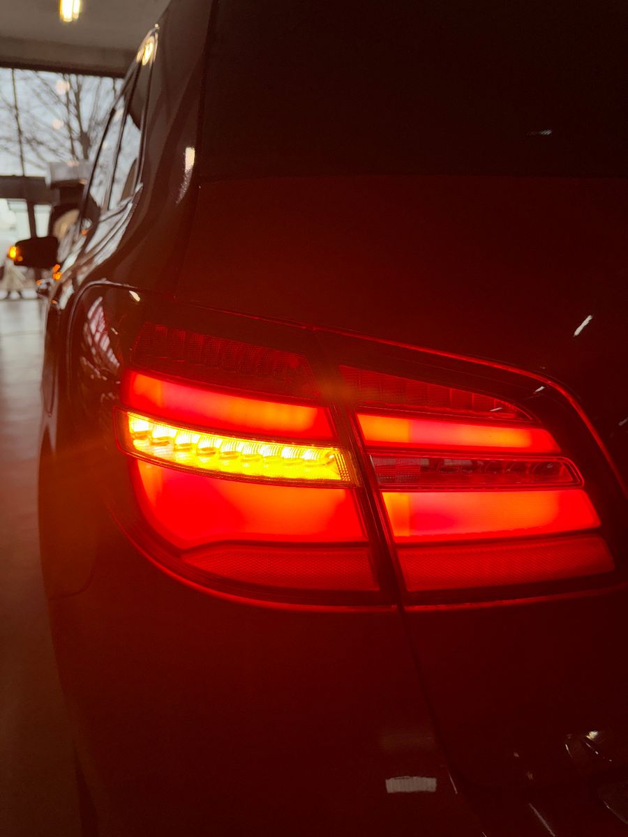Fahrzeugabbildung Mercedes-Benz B 200 7G-DCT SPORTPAKET URBAN AMG NIGHT COMAND
