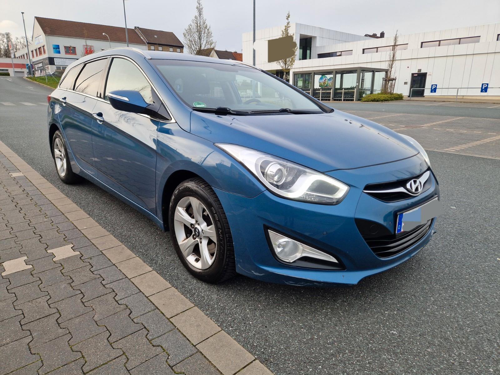 Hyundai i40 2015 — вигляд ззаду