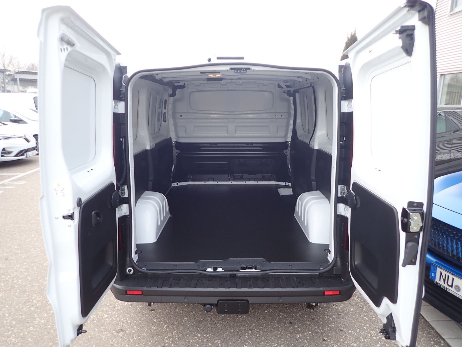 Fahrzeugabbildung Renault Trafic 3,0t BLUE dCi 130 L1H1 KOMFORT/BOTT-PAKET