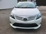 Toyota Avensis 2,0 D,Euro 5,AHK, Alu - gebrauchte Toyota Avensis aus dem Jahr 2013
