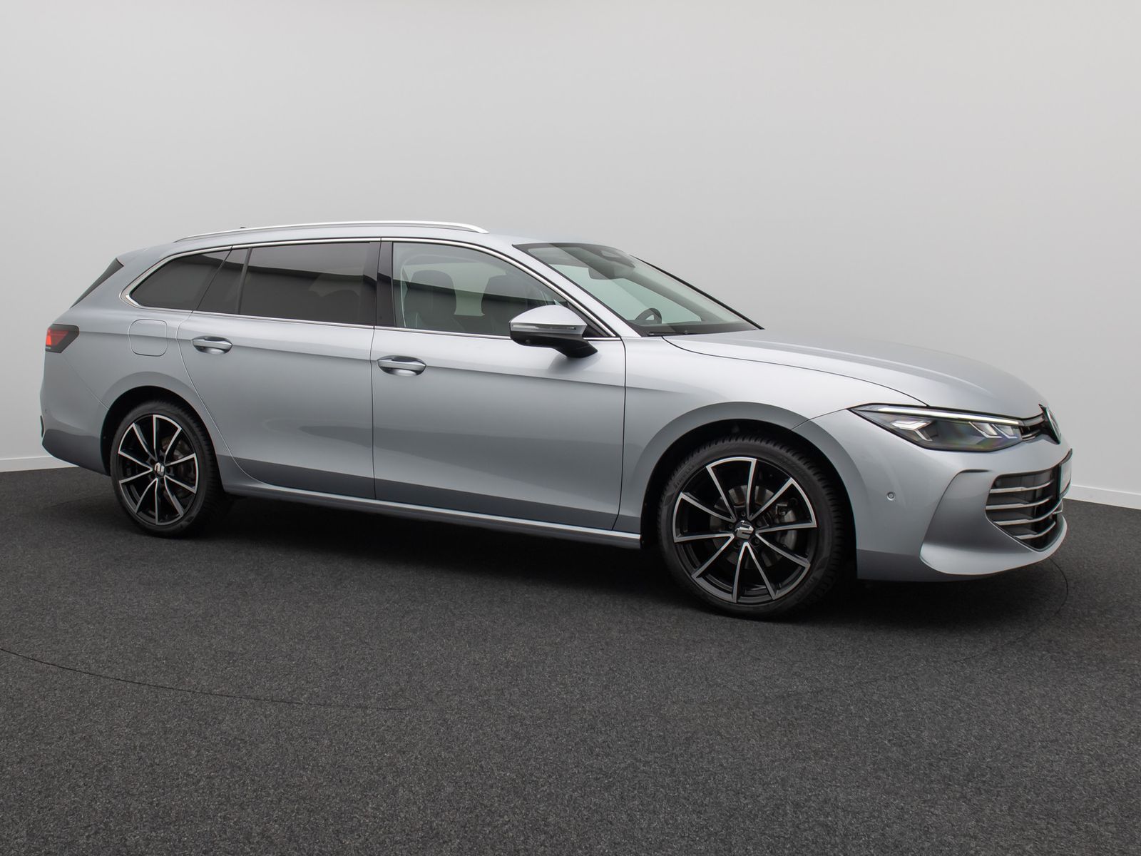 Fahrzeugabbildung Volkswagen Passat 1.5 eHybrid Business 360° AHK ACC Massage