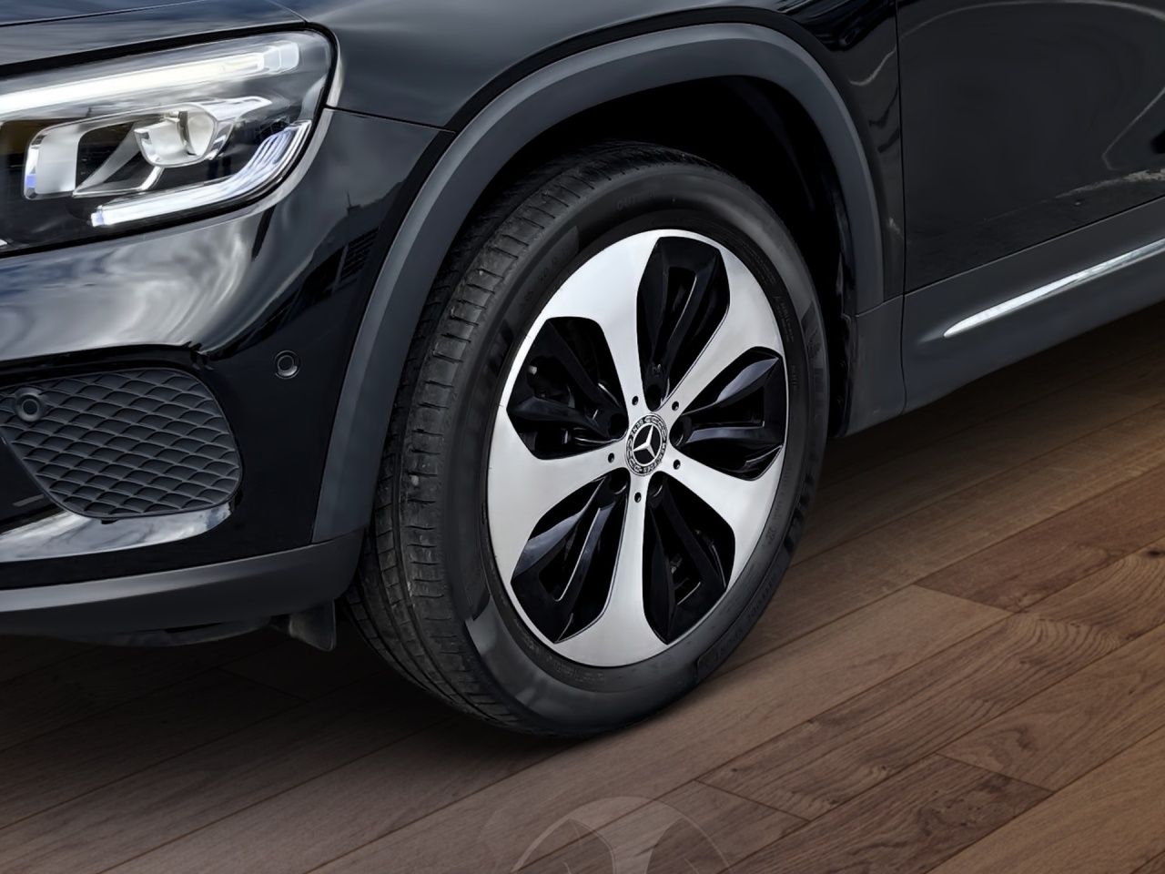 Fahrzeugabbildung Mercedes-Benz GLB 220 d 4m PROGRESSIVE+PANO+DIST+LED+CARPL+4WD