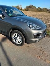Porsche Cayenne Diesel -3.0 TDI Meteorgraumetallic - Porsche Cayenne mit Diesel-Antrieb: 3.0