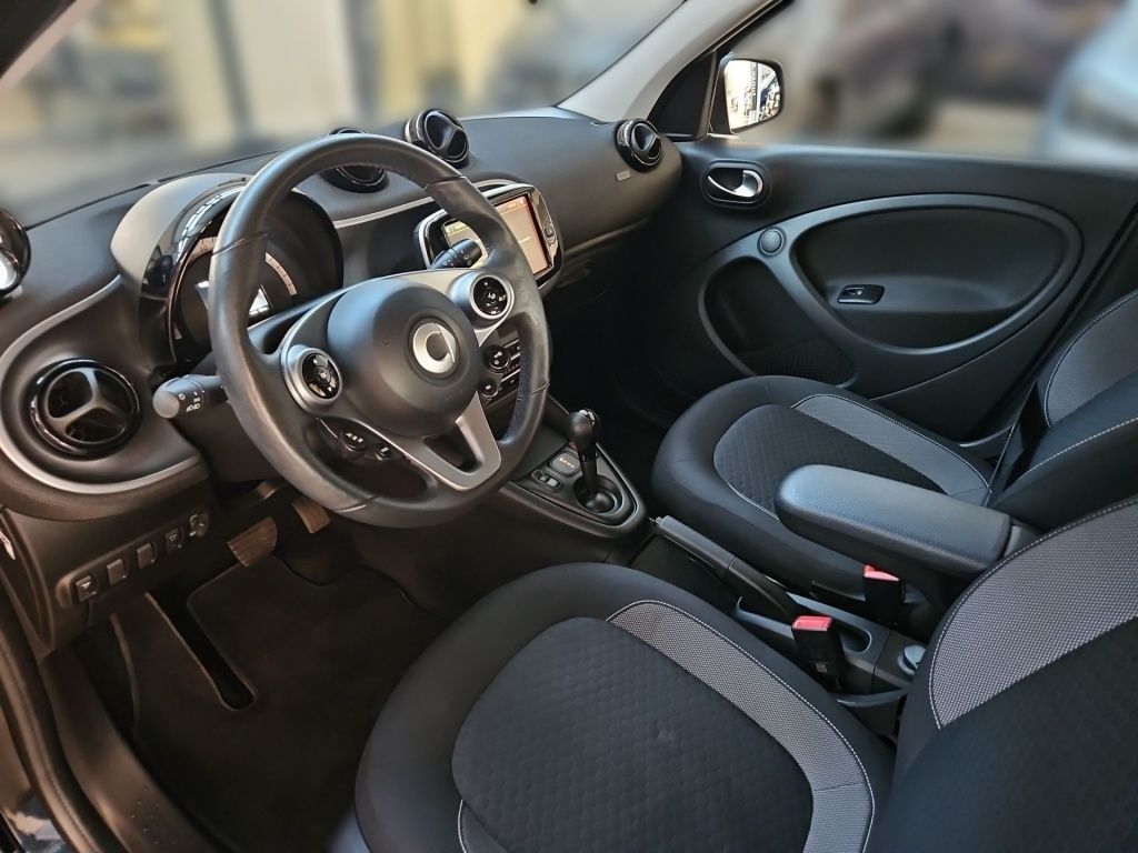 Fahrzeugabbildung Smart EQ ForFour Passion Kamera Pano SHZ Tempomat