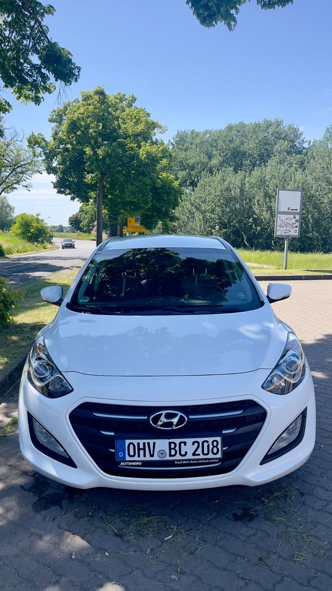 HYUNDAI i30