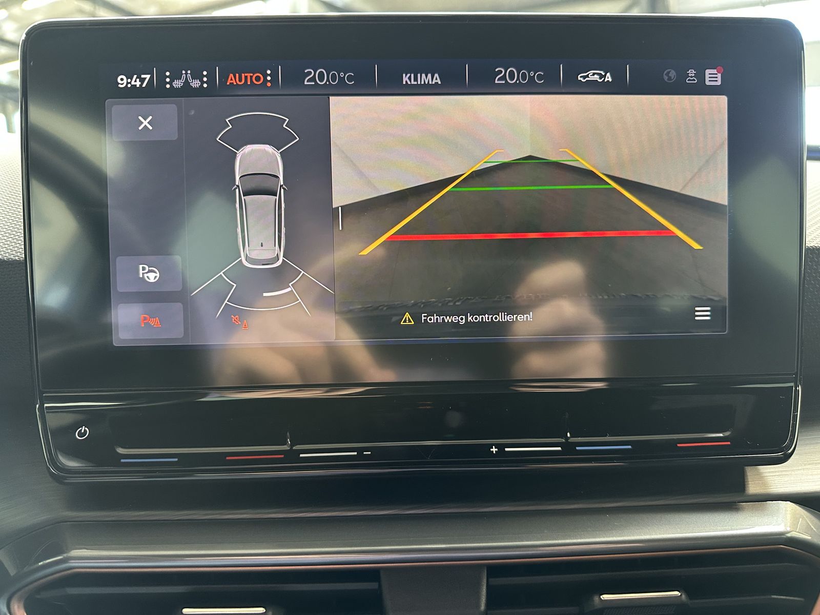 Fahrzeugabbildung CUPRA Leon SpT 2.0 TSI DSG VZ NAV+LED+ACC+VCOCK+LKRHZG