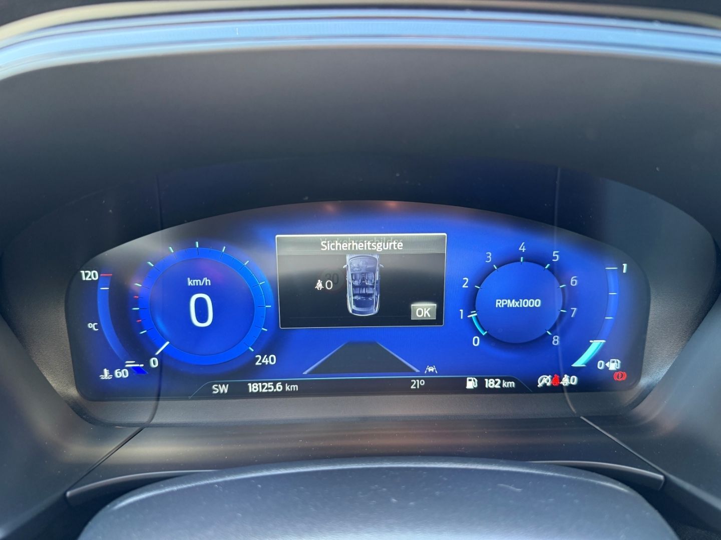 Fahrzeugabbildung Ford Kuga ST-Line X ACC LED Pano RFK Navi B&O AHK TWA