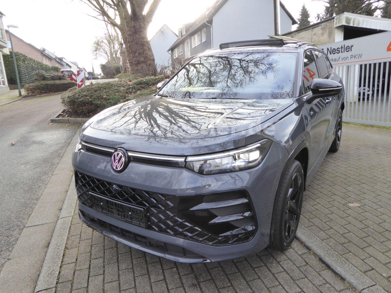 Volkswagen Tayron 2.0 TDI 4M 2x R-Line/Pano/7-Sitz/AHK/HUD