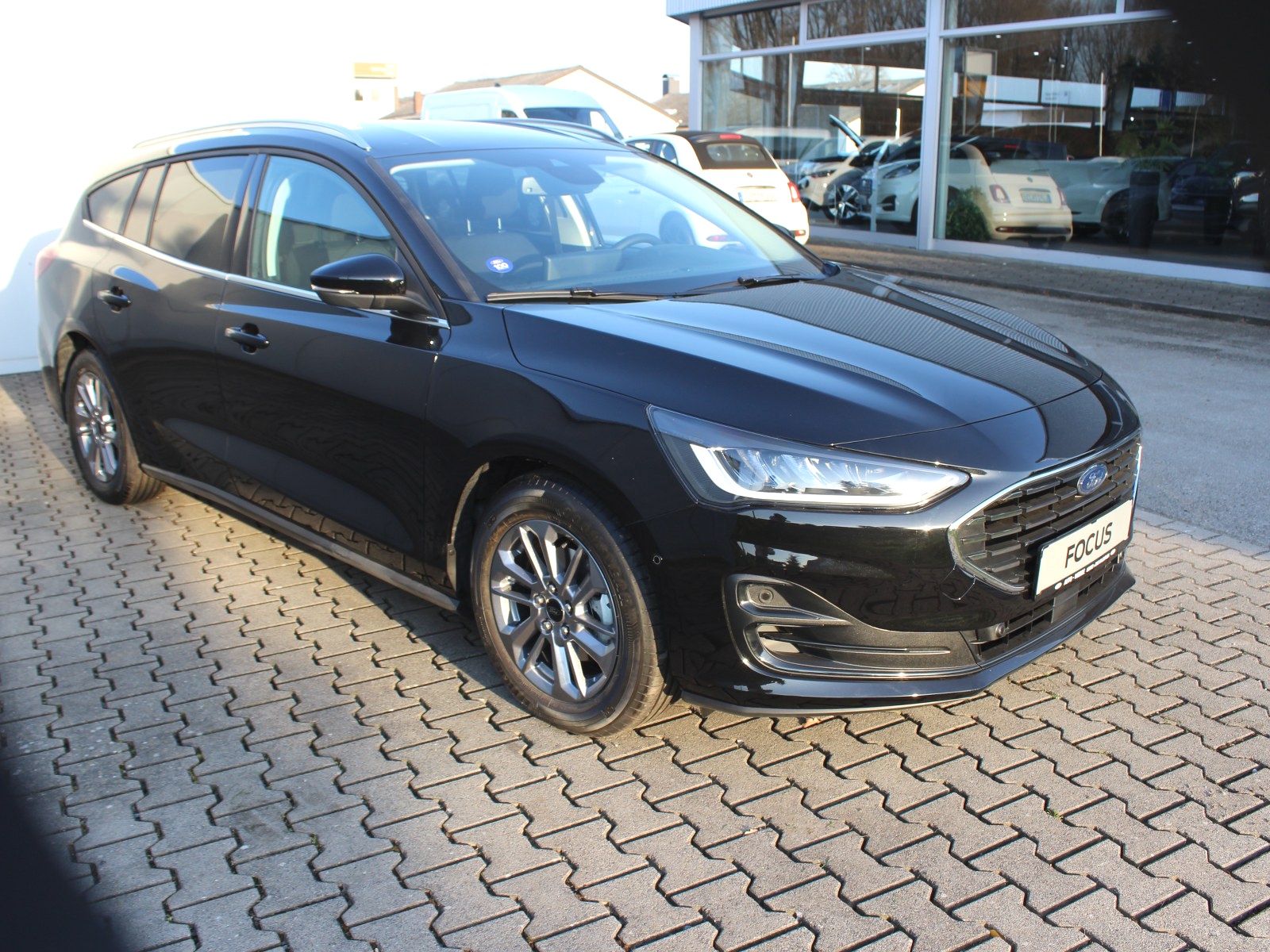 Fahrzeugabbildung Ford Focus Titanium 1,0 EcoBoost MildHybrid