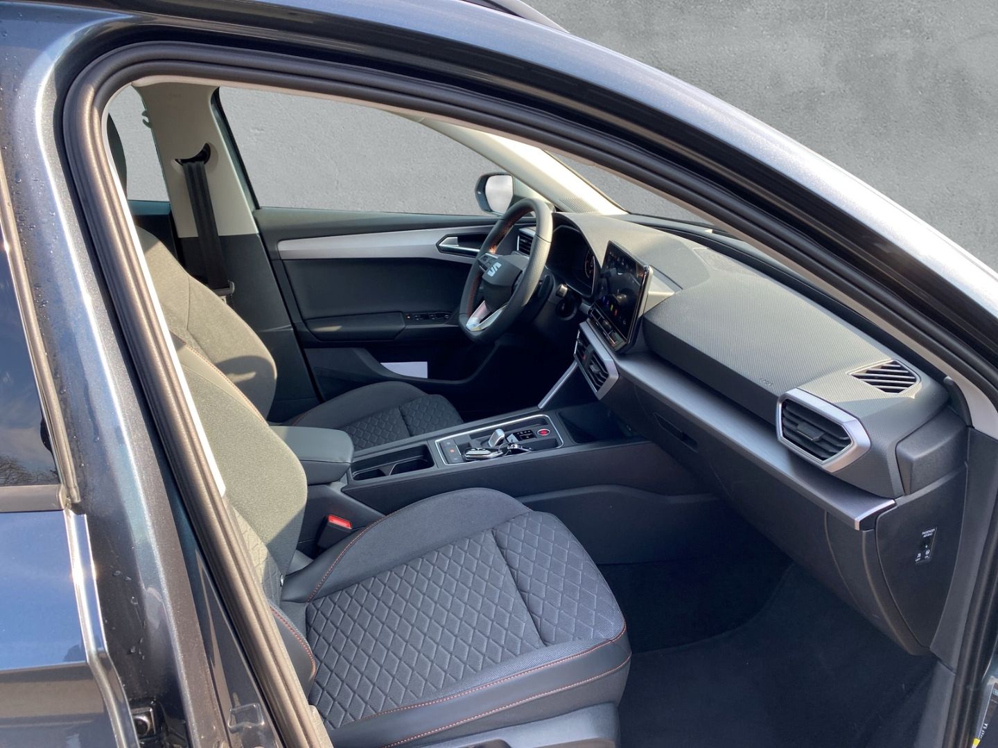 Fahrzeugabbildung SEAT Leon Sportstourer FR 2.0 TDI EU6d Navi Digitales