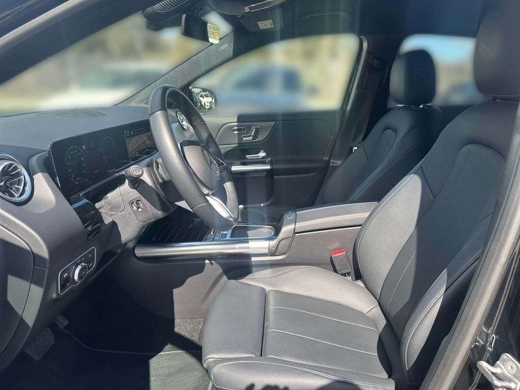 Fahrzeugabbildung Mercedes-Benz GLA 200 Progressive Memo KeyLess LED SHZ Ambie.