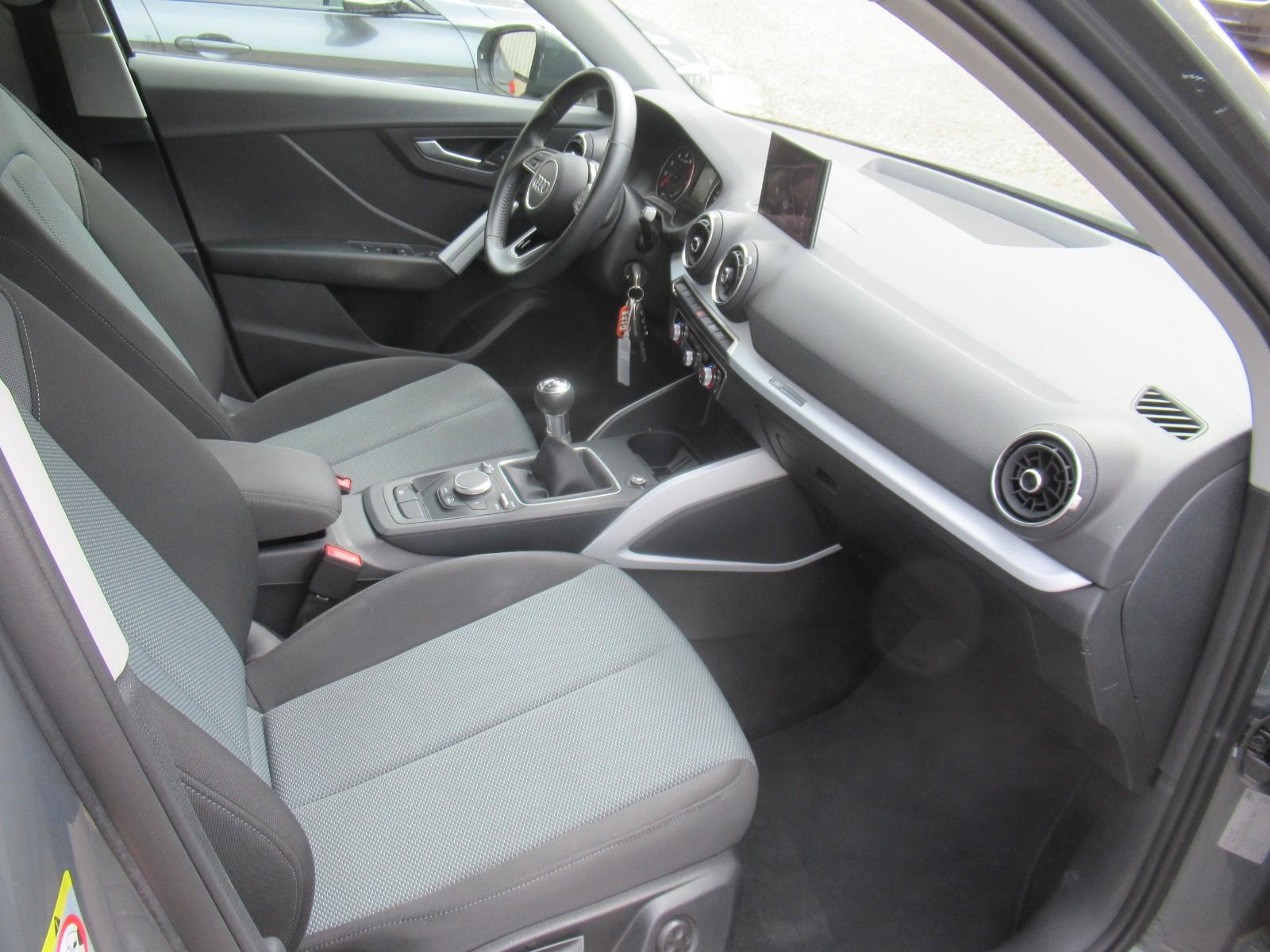 Audi Q2 30 TFSI design S-LINE-NAVI MMI-LED-AHK-SHZ-2., миниатюра 25