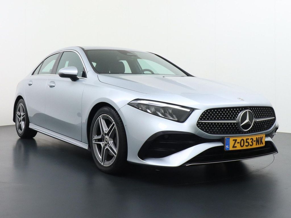 Mercedes-Benz A 180 Star Edition AMG Line